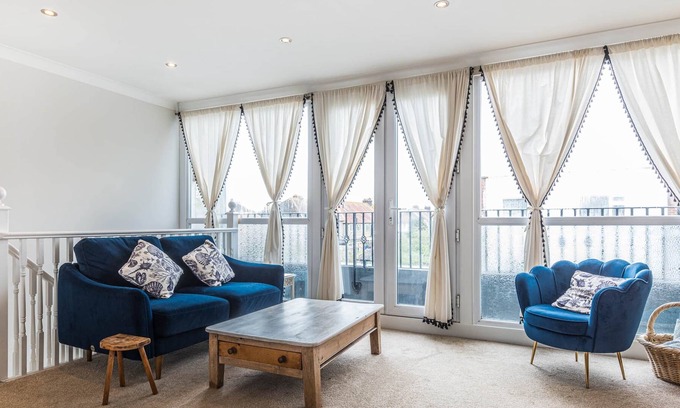 Birchington House | Minnis Bay Retreat - Charming two bedroom property