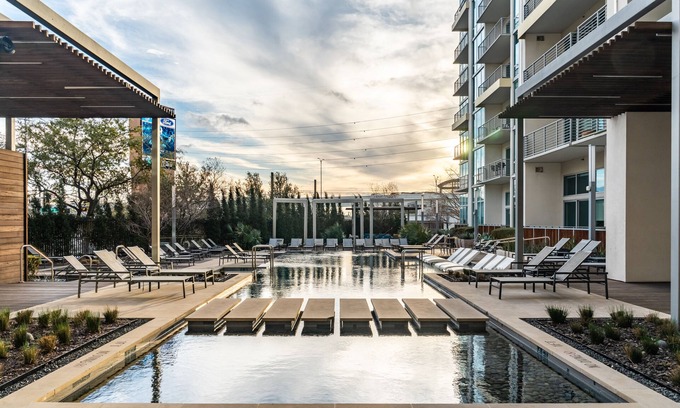 Uptown Apartment | Mint House Dallas – Victory Park