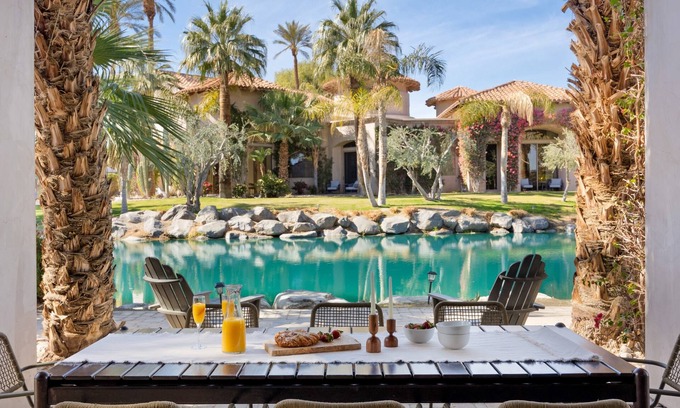 Coachella Cottage | Mirabella by Avantstay Private Lake + Kayaks & Paddle Boating!