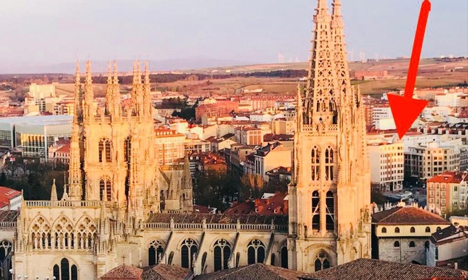 Burgos Apartment | Mirando a la Catedral desde plaza Vega