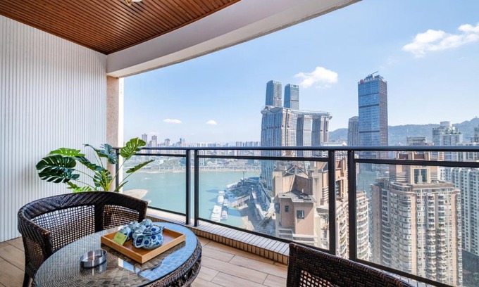 Yuzhong Apartment | Misty Nest High Altitude River View B&B Hongyadong Branch