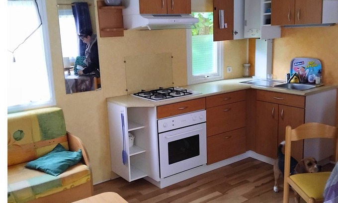 Besse-en-Chandesse House | Mobile homes for up to 7 people