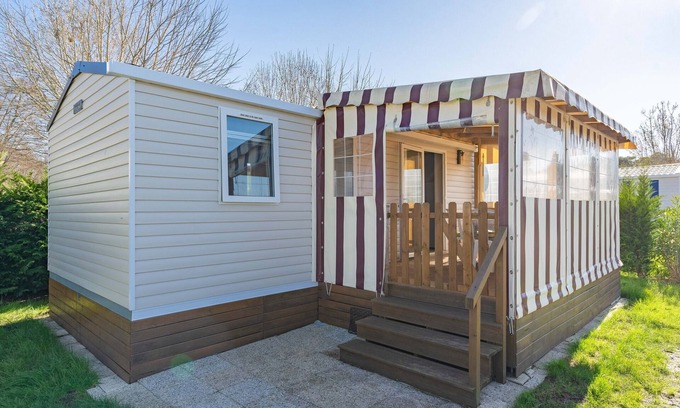 Les Mathes RV Rental | Mobile Home "Camping Les Charmettes" with Shared Terrace & Private Garden