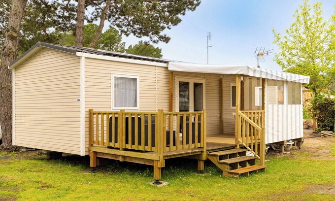 Saint-Jean-de-Monts RV Rental | Mobile Home 'Mobil-home Saint Jean De Monts' with Shared Pool, Private Terrace and Wi-Fi