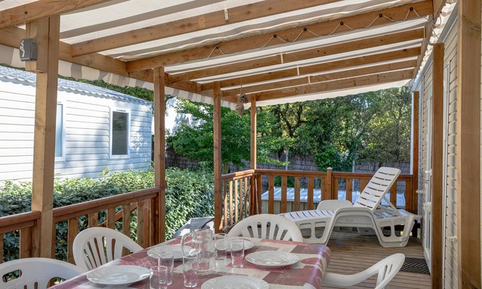 Saint-Jean-de-Monts RV Rental | Mobile Home 'Mobil Home 6pers Tout Équipé' with Shared Pool, Private Terrace and Balcony