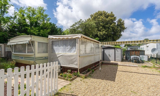 La Tremblade RV Rental | Mobile Home 'Mobil Home Willerby' with Shared Pool, Wi-Fi and Air Conditioning