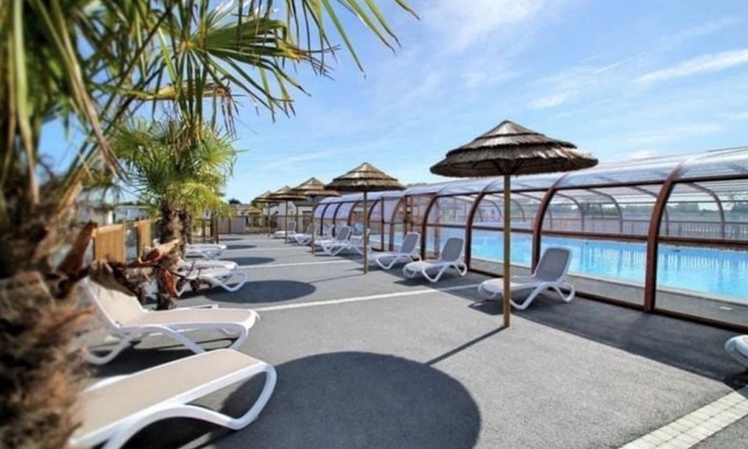 Le Fenouiller House | Mobile Home 'Villa Landreau - Le Fenouiller 85' with Shared Pool and Private Terrace
