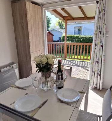 Saint-Arnoult Ski Chalet | Mobile home with shared pool in Saint-Arnoult