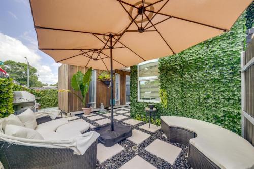 West Park Apartment | Mod Bungalow with Ultra-Private Outdoor Hang Space!