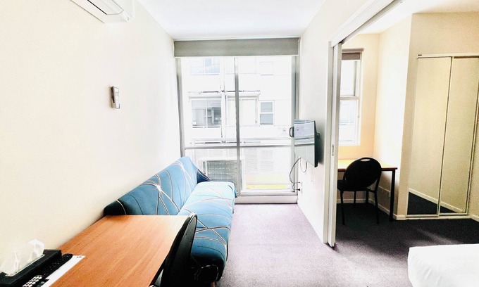 Carlton South Apartment | Modern 1-Bedroom Apartment for 2 Guests in Melbourne CBD