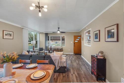 Great Falls Apartment | Modern 1-Bedroom Haven with Dedicated Home Office