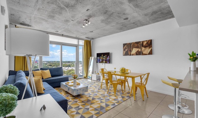 Midtown Condo | Modern 1 Bedroom Midtown Miami with Free Parking
