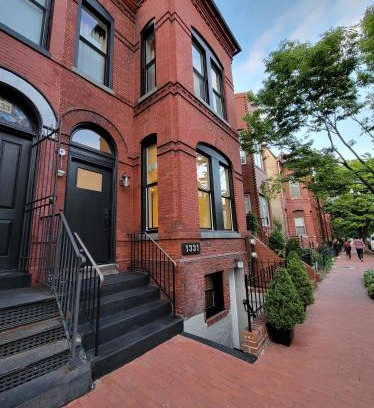 Cardozo House | Modern 1 block from Metro subway Minutes to Capital, Museums and National Mall