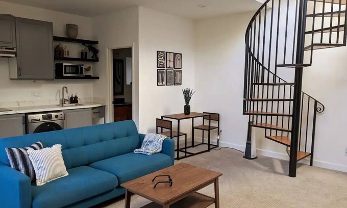 Waverly Park House | Modern 1-Br Oasis, Close to Tech Giants+Investors!