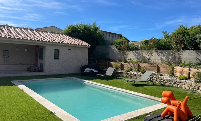 Gardanne House | Modern 110m2 air-conditioned house with garden and private heated pool.