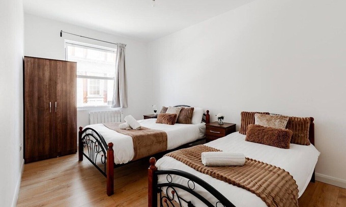 West Ealing Apartment | Modern 1BDR West Ealing , Ideal Location!