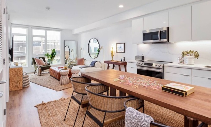 Oakland Condo | Modern 1BR Condo at Aero – Stylish Stay in Alameda