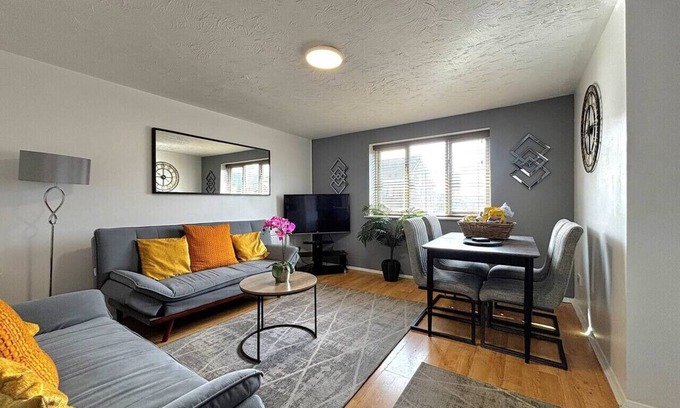 Cricklewood Apartment | Modern 2 Bed Apartment with free private parking