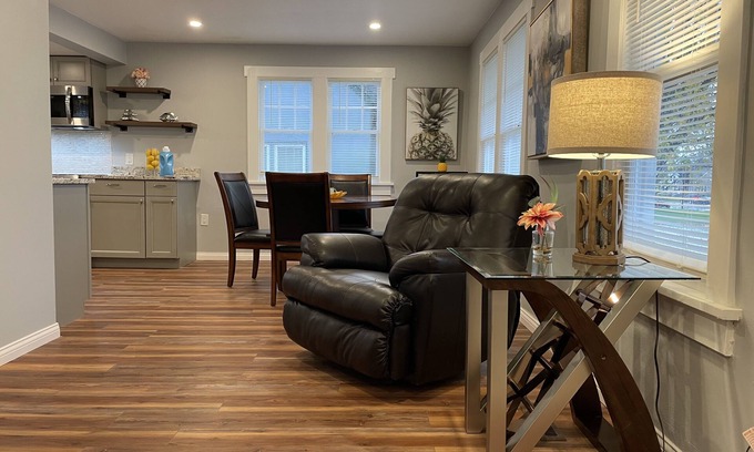 Manitowoc House | Modern 2 Bedroom Rental House, Close to Lake Michigan