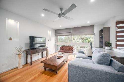 Ringwood House | Modern 2 BRM Cottage at Eastland Ringwood