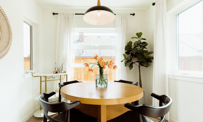 Ballard House | Modern 2BD Getaway | Private Yard | City Views