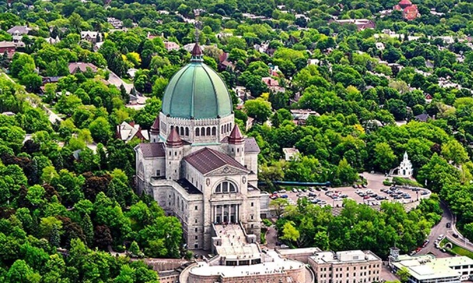 Old Montreal Apartment | Modern 2br Condo in Heart of Old Port