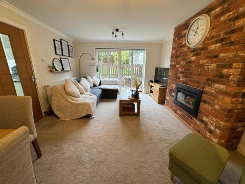 Birmingham Apartment | Modern 3-Bed Home Near Birmingham City Centre