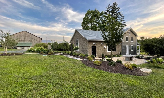 Dushore House | Modern 3-bedroom Country Farmhouse in Dushore, PA