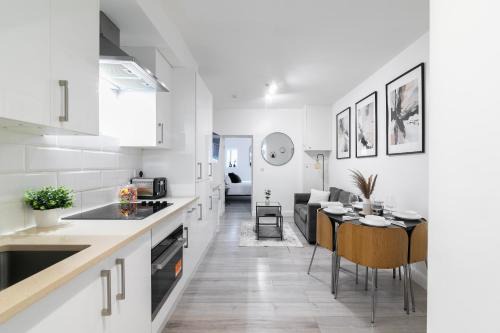 Edgware Apartment | Modern 3 Bedroom House Edgware