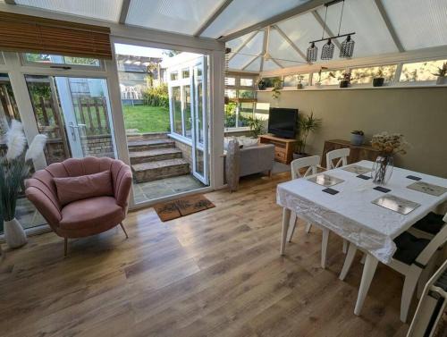 Eastbourne House | Modern 3B Eastbourne Retreat: Tranquil & Cozy Stay