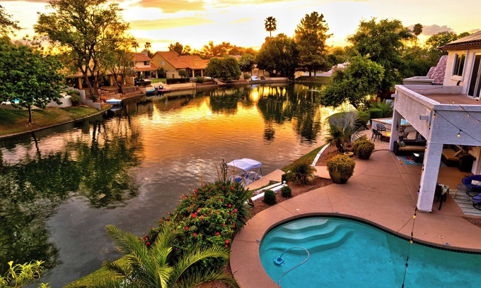 Ocotillo House | Modern 3bd3bth w/misters, pool/spa, pool table, kayaks/pedal boat/bikes/fishing