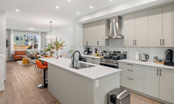 Keith House | Modern 3BedRoom/4Bedrooms with Arcade Room-Close to to Banff/Winsport-Sleep6