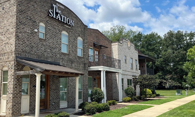 Tuscaloosa House | Modern 4BR/4.5BA Townhome in Historic Downtown Northport, AL!