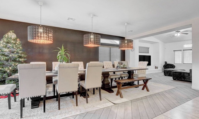 Green Valley House | Modern 5 Bedroom Private Home