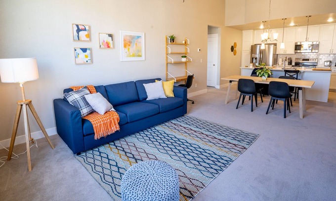 Centerra Apartment | Modern and brand New apartment Loveland
