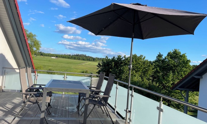 Voehl Apartment | Modern and bright vacation apartment with Hutewald view