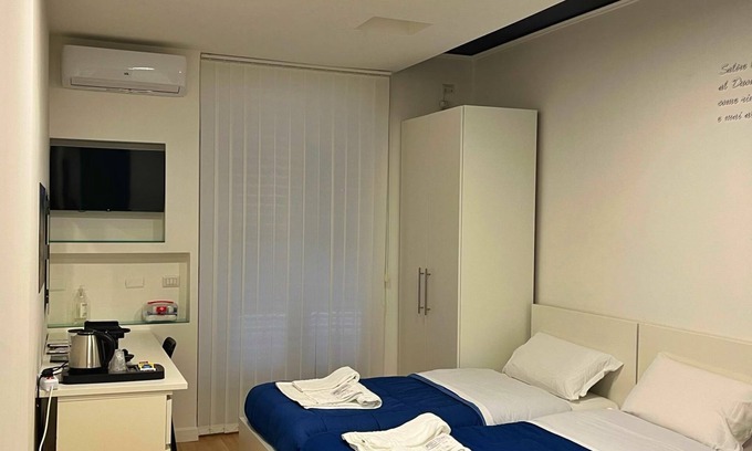 Scafati Bed & Breakfast | Modern and cozy facility well connected to major places of interest.