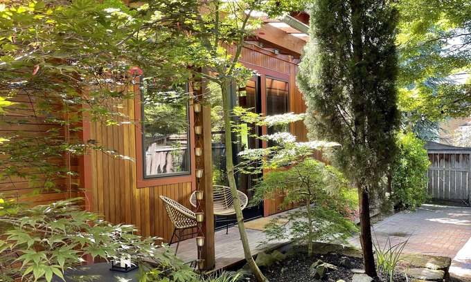 King House | Modern and Cozy Pocket House in NE PDX
