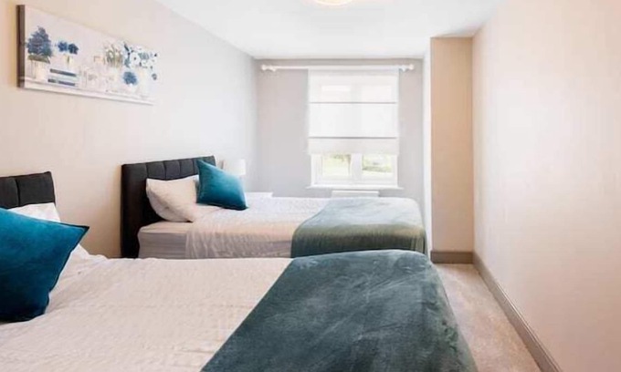 Bray on Thames Apartment | Modern and spacious 2 Bedroom Apartment close to Maidenhead town centre