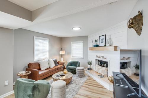 Olathe House | Modern and Stylish Olathe Home in Prime Location