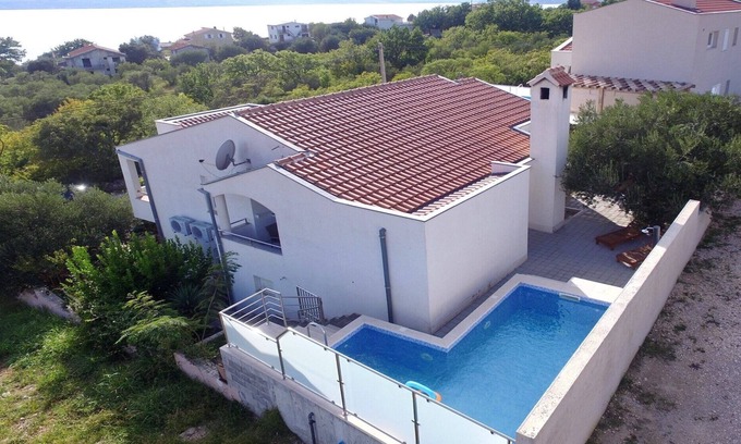 Maslenica Apartment | Modern Apartment with Private Pool in Maslenica