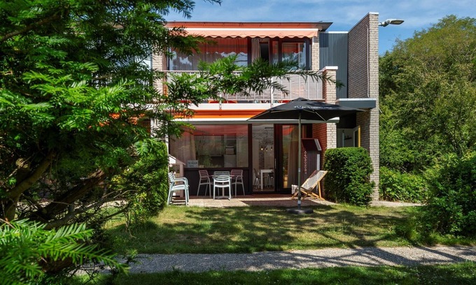 Nieuw-Haamstede Apartment | Modern apartment Torenhoeve 1 at a quiet holiday hotelcomplex