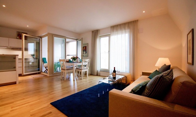 City Centre Regensburg Apartment | Modern apartment (62sqm) with loggia and balcony
