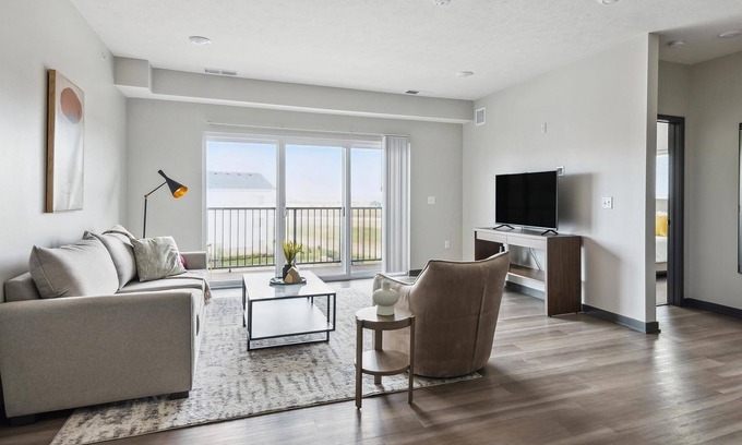 Valley Apartment | Modern Apartment in Prime Location (ID8800X61)