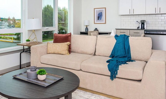 Kent Apartment | Modern Apartment in Prime Location (ID3380)