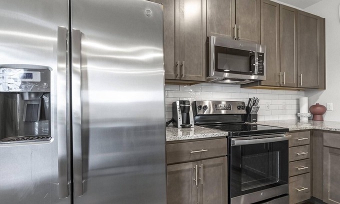 Stone Oak Apartment | Modern Apartment in Prime Location (ID9518X91)