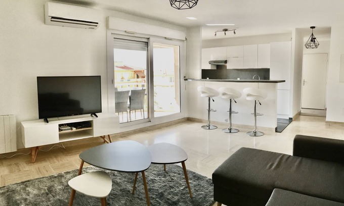 Beausoleil Apartment | Modern apartment just outside Monaco