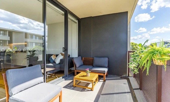 Mortlake Apartment | Modern apartment nearby the river - Free parking