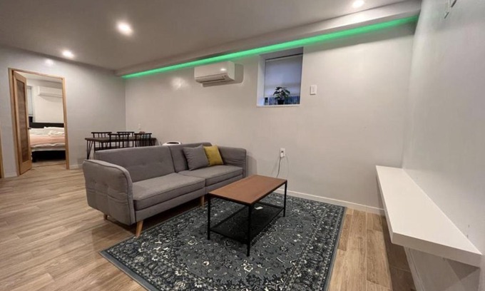 Brooklyn House | Modern Apartment - Relocation & Business Stay