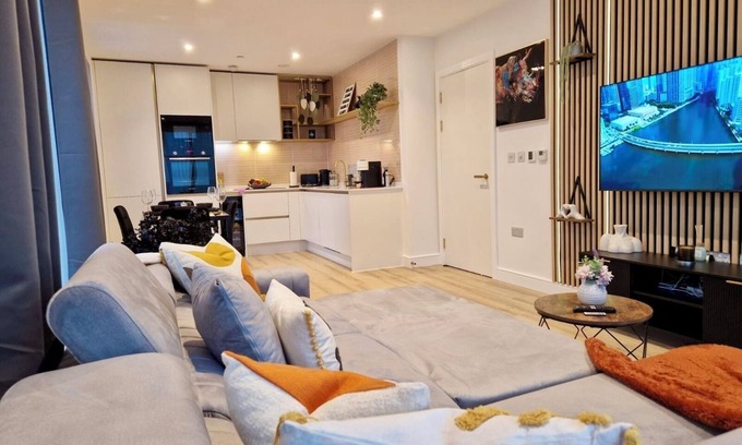 Alperton Apartment | Modern Apartment- Wembley Stadium - Parking